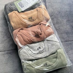 Unopened 5-Pack of long sleeve Onesies, Organic Cotton H&M Bodysuits